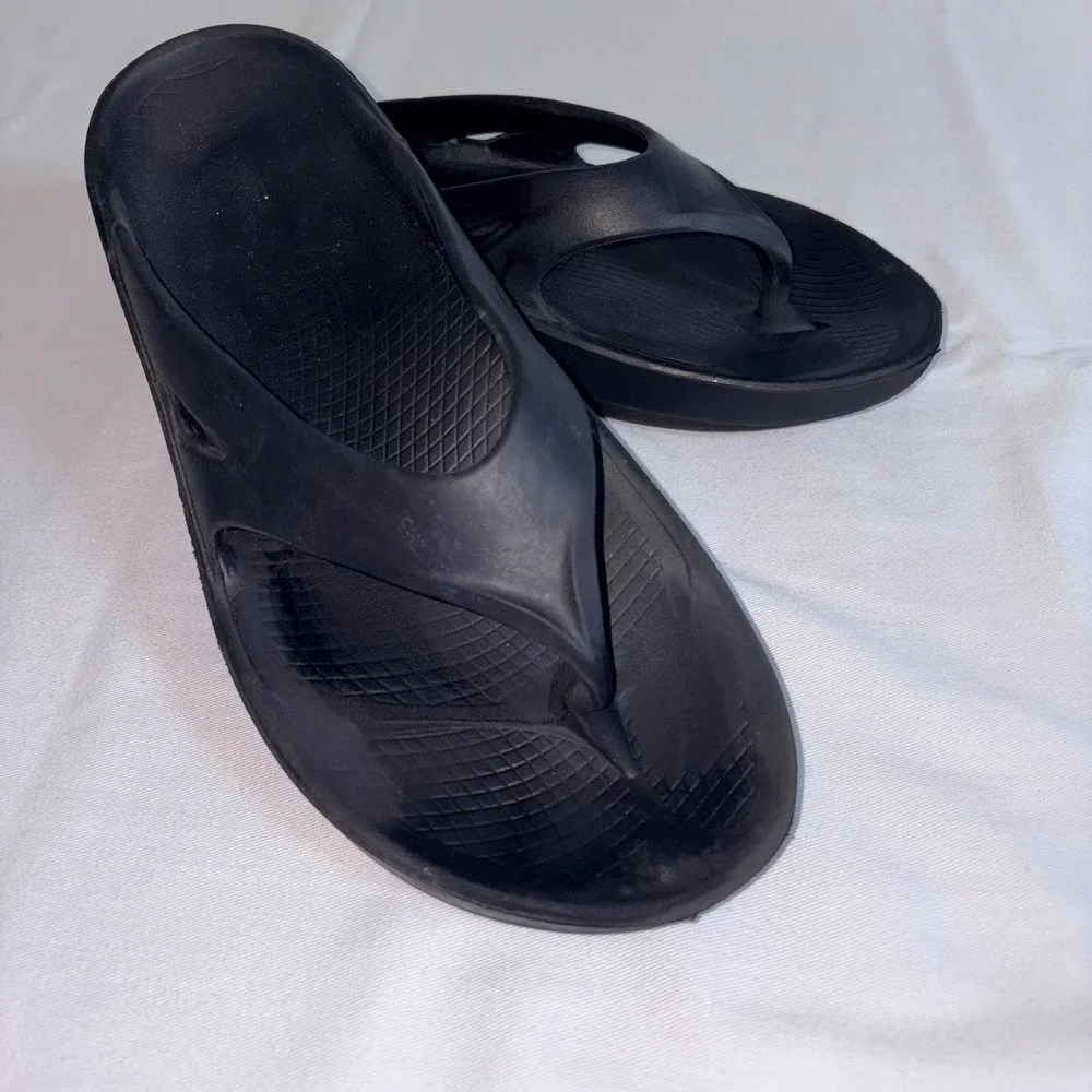 OOFOS OOriginal Recovery Sandals Mens Black Good Arch Support Thong Flip Flops